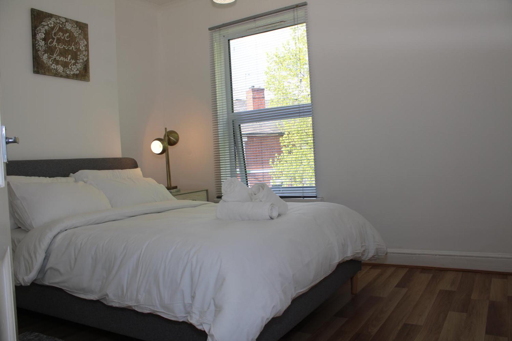 F2S Serviced Apartments 2Bedroom Terrace House With Free Wifi Netflix Suitable For Contractors Walking Distance To Train Station Derby Exterior foto