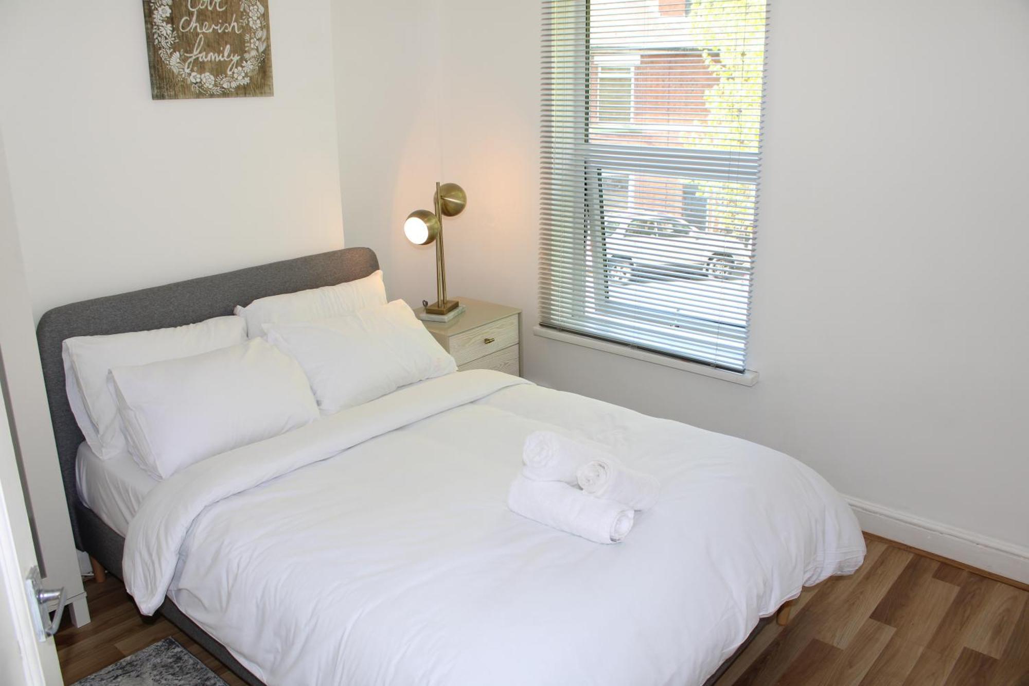 F2S Serviced Apartments 2Bedroom Terrace House With Free Wifi Netflix Suitable For Contractors Walking Distance To Train Station Derby Exterior foto