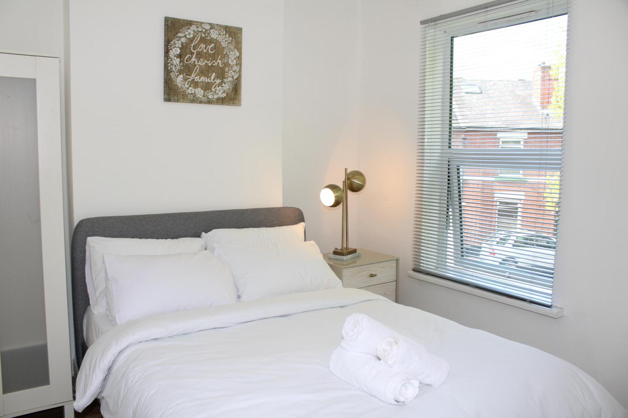 F2S Serviced Apartments 2Bedroom Terrace House With Free Wifi Netflix Suitable For Contractors Walking Distance To Train Station Derby Exterior foto