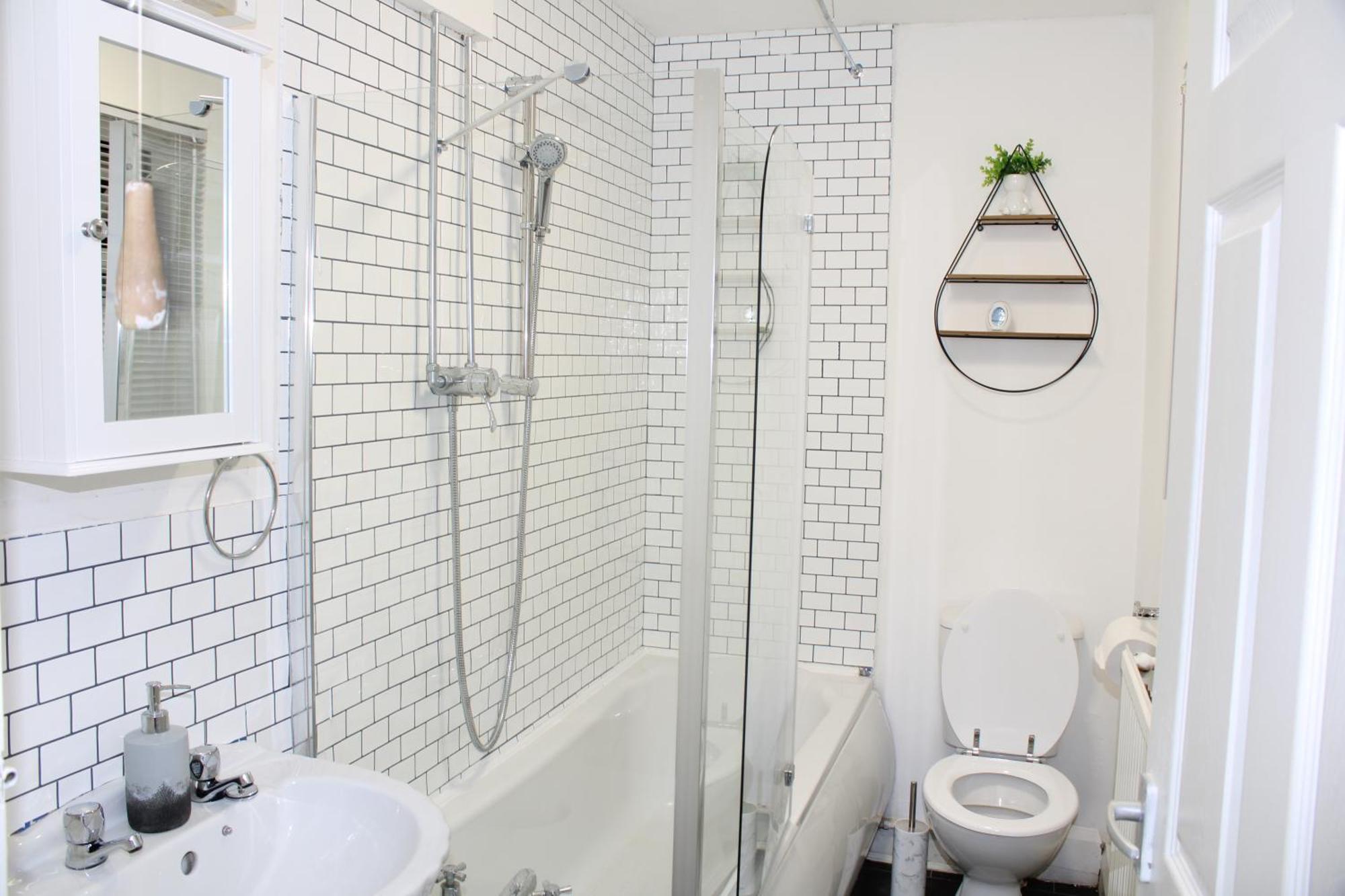 F2S Serviced Apartments 2Bedroom Terrace House With Free Wifi Netflix Suitable For Contractors Walking Distance To Train Station Derby Exterior foto